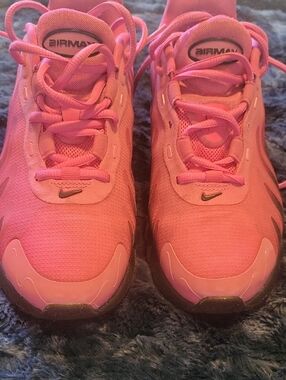 Nike Dn Air Max  Pink And Black, Bubble Sole Athletic Sneakers Wo's Size 7 EUC